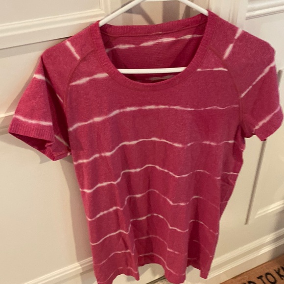 Lululemon swiftly workout t, sz 112